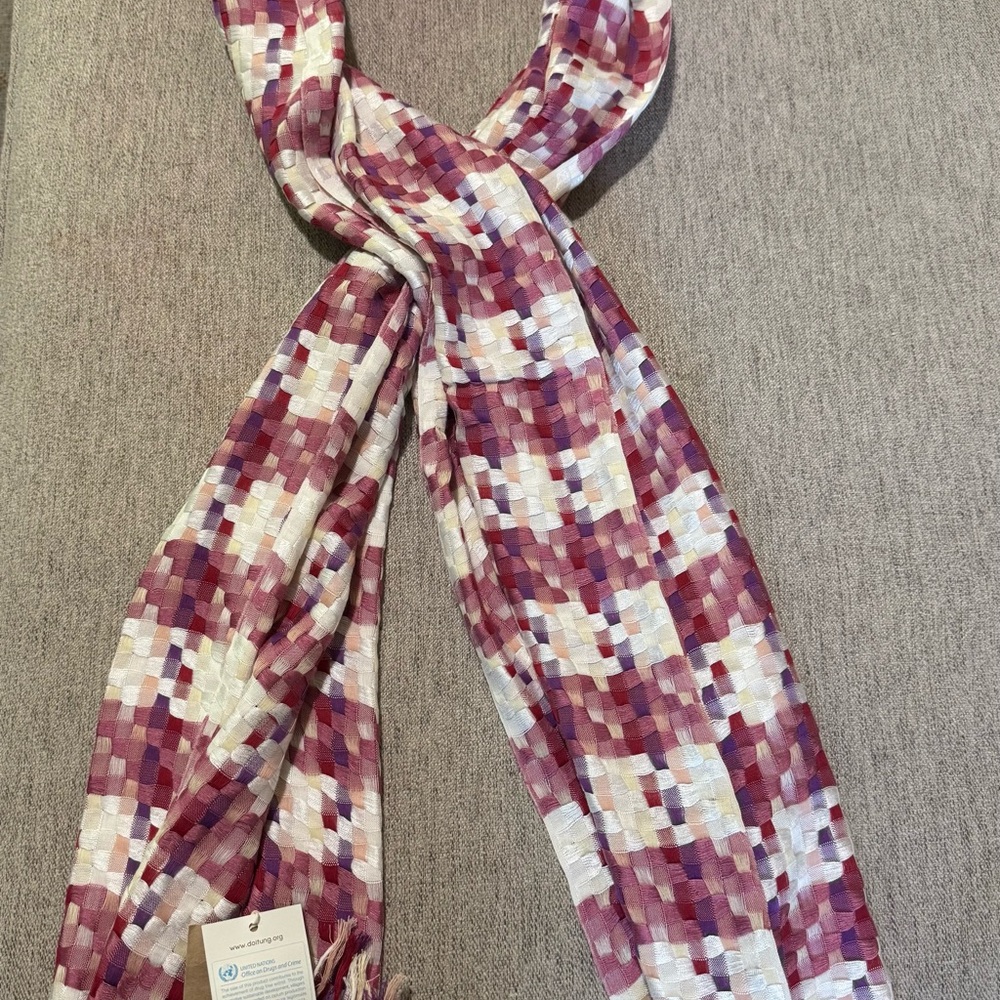 Elegant  scarf  Brand Doltung Main beam With fringes colorful  traided